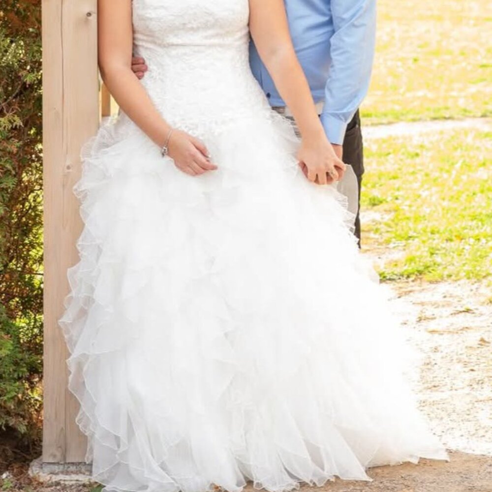 Wedding Dress - Picture 3 of 4